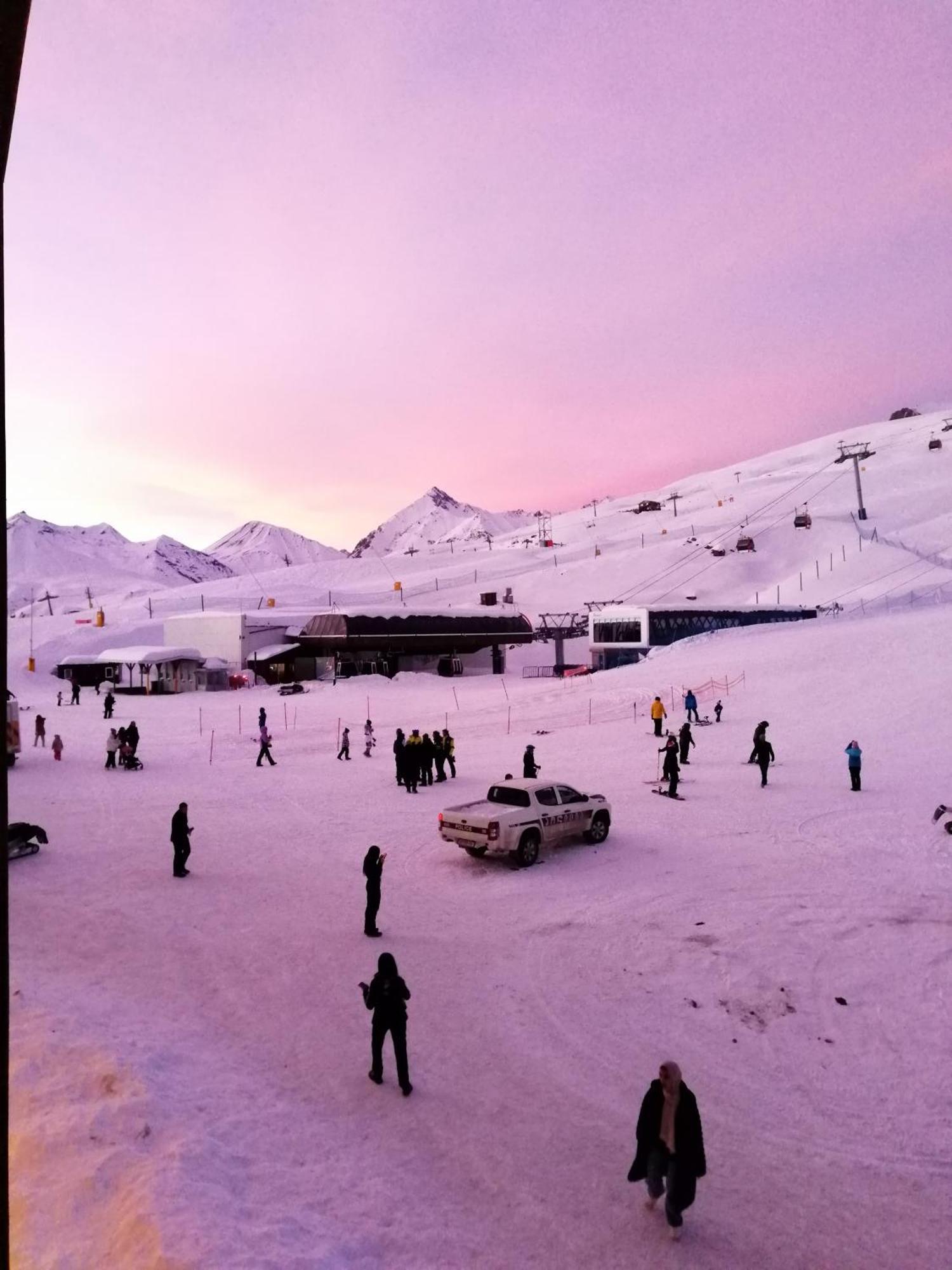 New Gudauri Apartment Near The Ski Lift ภายนอก รูปภาพ